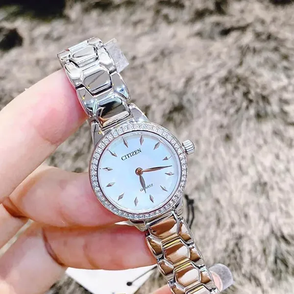 Đồng Hồ Nữ Citizen Quartz Crystal Mother Of Pearl Dial Ladies Watch EZ7010-56D Màu Bạc Xanh