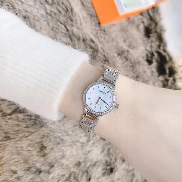 Đồng Hồ Nữ Citizen Quartz Crystal Mother Of Pearl Dial Ladies Watch EZ7010-56D Màu Bạc Xanh