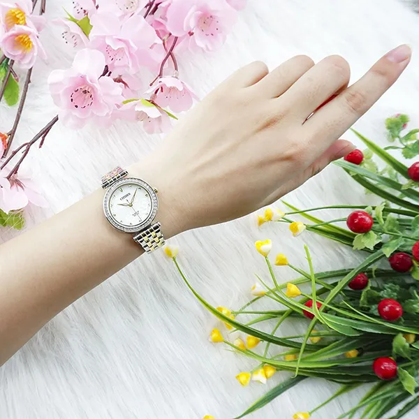 Đồng Hồ Nữ Citizen Quartz MOP Swarovski Crystals Elegant Ladies Watch ER0214-54D Màu Bạc