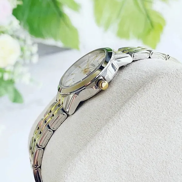 Đồng Hồ Nữ Citizen Quartz Silver Dial Women Watch EQ0608-55A Màu Bạc