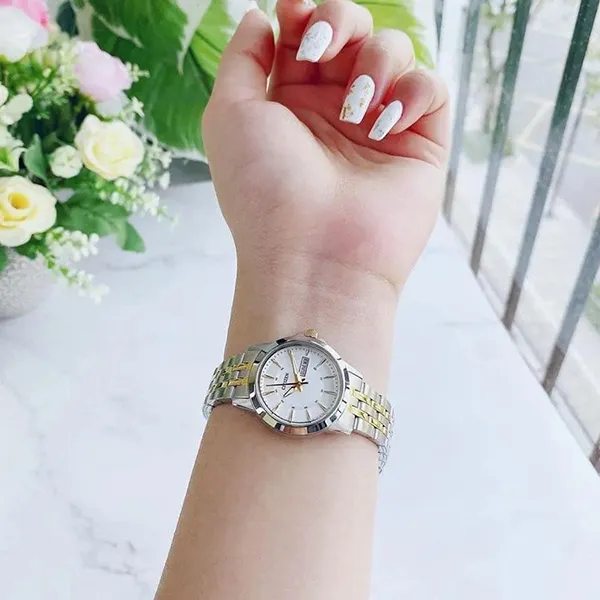 Đồng Hồ Nữ Citizen Quartz Silver Dial Women Watch EQ0608-55A Màu Bạc