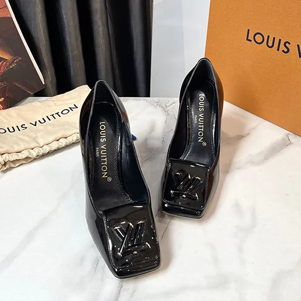 Giày Cao Gót Nữ Louis Vuitton LV Shake Logo Embellished Leather Courts Màu Đen Size 35