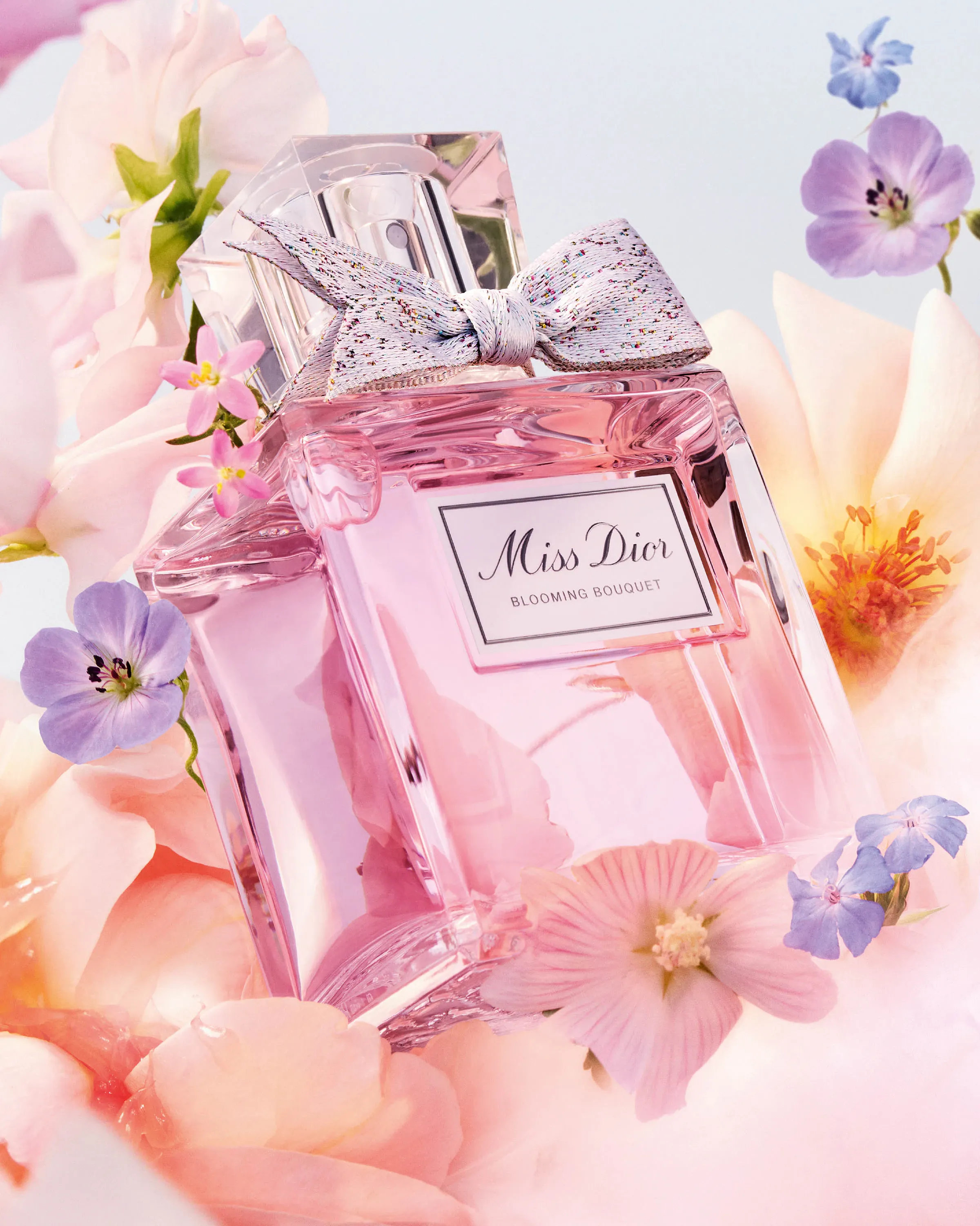 Miss Dior thiết kế chai sang trọng