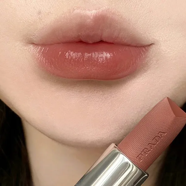 Son Dưỡng Prada Beauty Moisturizing Lip Balm U010 Maple Màu Nâu Tây - Son Môi - Vua Hàng Hiệu