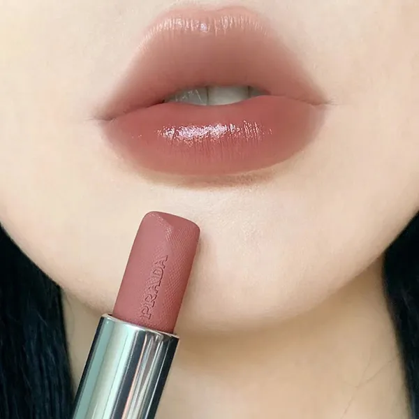 Son Dưỡng Prada Beauty Moisturizing Lip Balm U010 Maple Màu Nâu Tây - Son Môi - Vua Hàng Hiệu