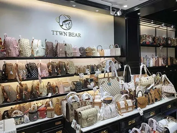 Túi Đeo Chéo Nữ TTWN BEAR TT2131 TT2104 Màu Be - Đen