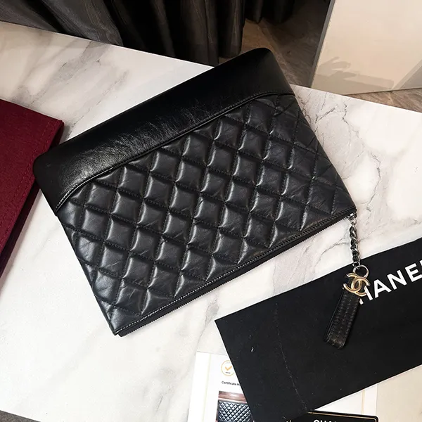 Túi Cầm Tay Nữ Chanel Gabrielle Small Calfskin Clutch Màu Đen
