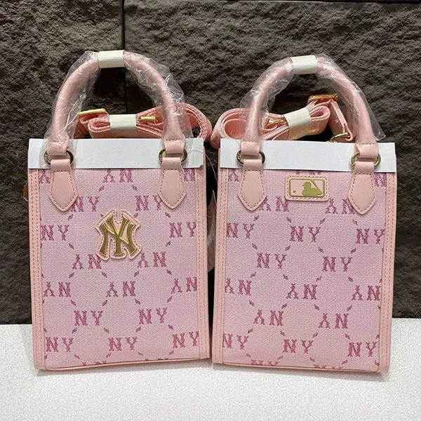 Túi Đeo Chéo MLB Kids Diamond Monogram Tote Bag New York Yankees 7ACRMDB4N-50PKL Màu Hồng