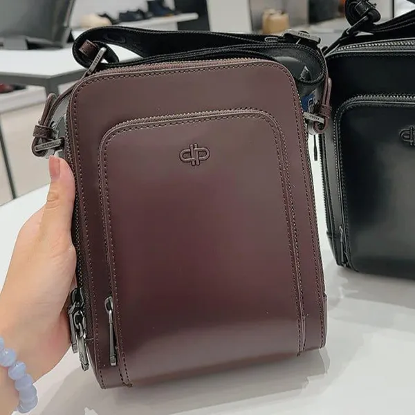 Túi Đeo Chéo Nam Pedro Icon Leather Sling Bag PM2-26320214_DK.BRW Dark Brown Màu Nâu Đậm