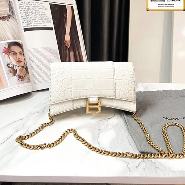 Túi Đeo Chéo Nữ Balenciaga Embossed Hourglass Wallet On Chain Màu Trắng