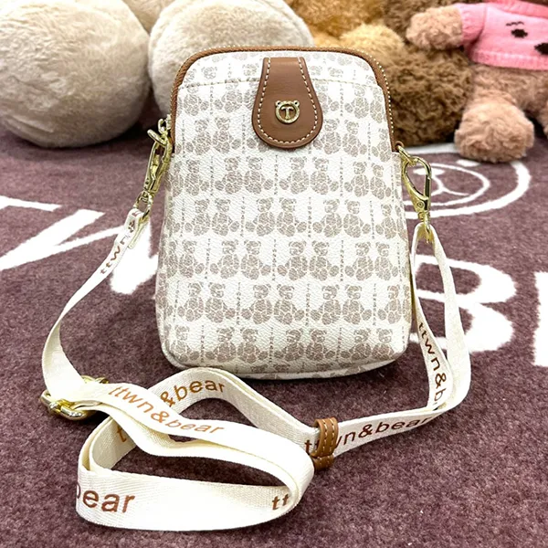 Túi Đeo Chéo Nữ TTWN BEAR Họa Tiết Gấu TT2358 Màu Be Viền Nâu