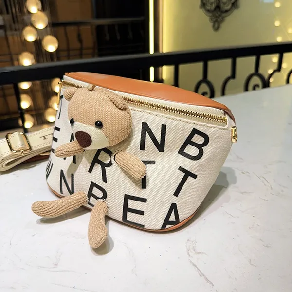 Túi Đeo Chéo Nữ TTWN BEAR TN3689 10040 Màu Be Viền Nâu