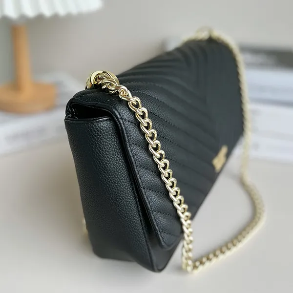 Túi Đeo Chéo Nữ Victoria’s Secret Chain V Quilted Shoulder Bag Màu Đen