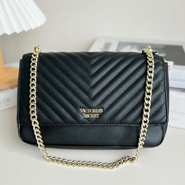 Túi Đeo Chéo Nữ Victoria’s Secret Chain V Quilted Shoulder Bag Màu Đen