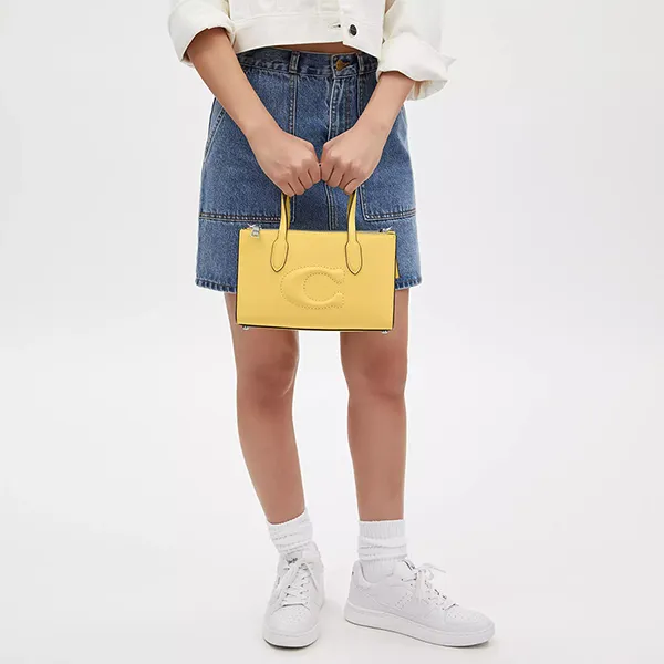 Túi Tote Nữ Coach Nina Small Bag CR097 Màu Vàng