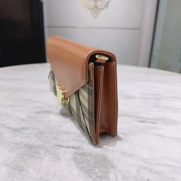 Ví Cầm Tay Nữ TTWN BEAR TT2156 Clutch Màu Kẻ Nâu