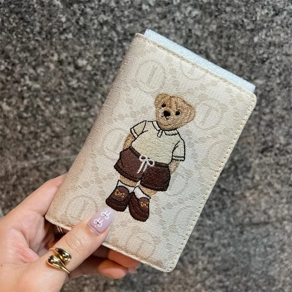 Ví Đựng Thẻ Nữ TTWN BEAR TT2504 Màu Trắng Kem