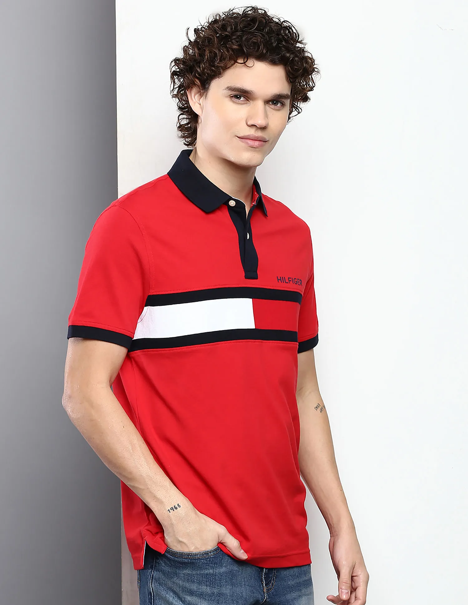 Áo Phông Tommy Hilfiger Custom Fit T-Shirt