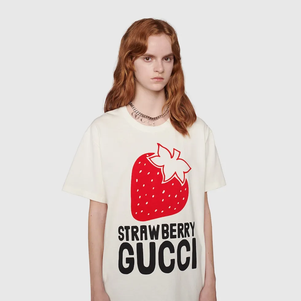 Áo Phông Gucci Strawberry Print T-Shirt