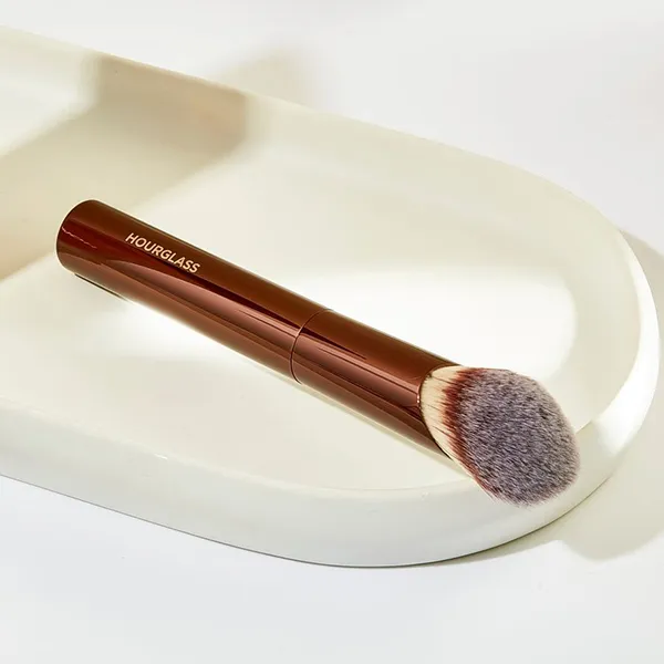 Cọ Trang Điểm Đánh Nền Hourglass Ambient Soft Glow Foundation Brush Màu Nâu - Trang điểm - Vua Hàng Hiệu