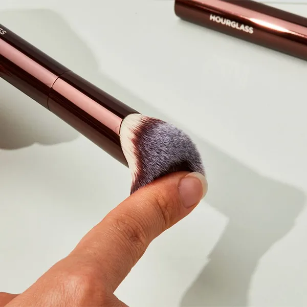 Cọ Trang Điểm Đánh Nền Hourglass Ambient Soft Glow Foundation Brush Màu Nâu - Trang điểm - Vua Hàng Hiệu