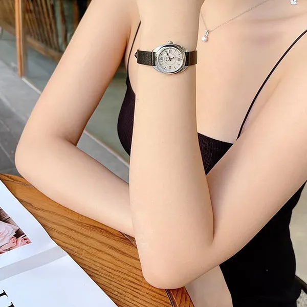 Đồng Hồ Nữ Fendi Momento Mother Of Pearl Dial Black Leather F217024511 Màu Đen Bạc - Đồng hồ - Vua Hàng Hiệu