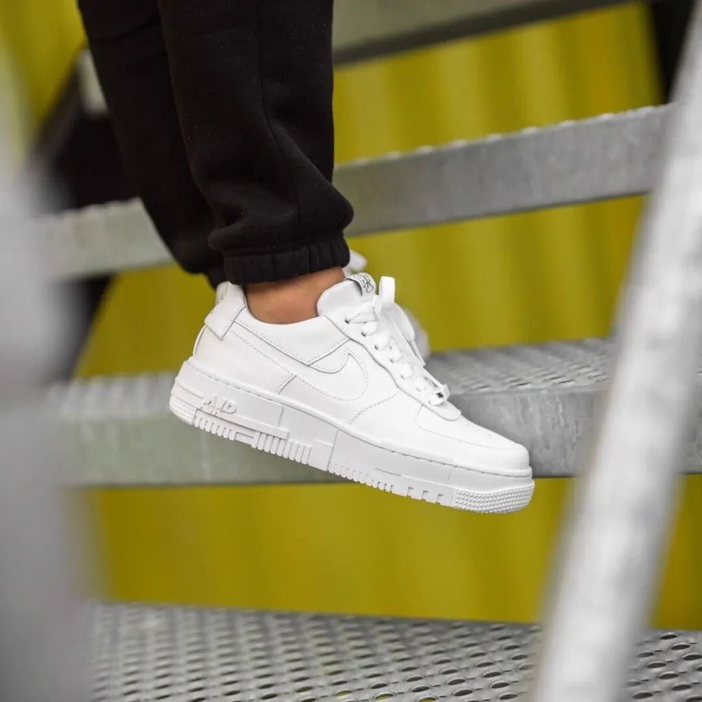 Nike Air Force 1 Pixel