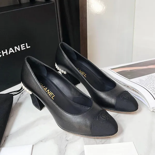 Giày Cao Gót Nữ Chanel Faux Pearl Accents Leather Pumps Màu Đen Size 36.5 - Giày - Vua Hàng Hiệu
