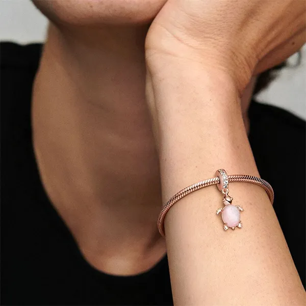 Hạt Vòng Charm Pandora Murano Glass Pink Sea Turtle Dangle Charm 788939C01 Màu Vàng Hồng