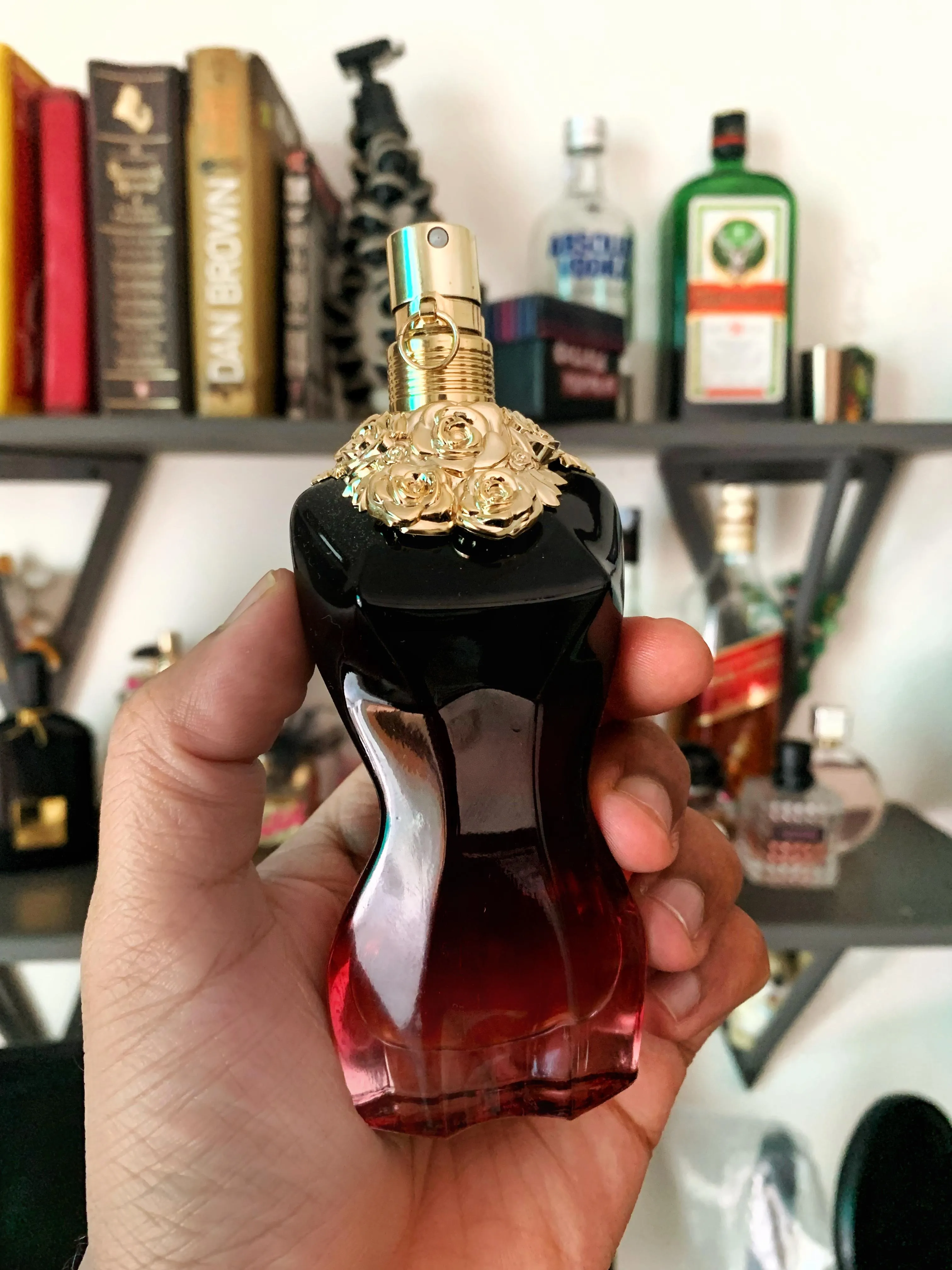 Cách Xịt Nước Hoa Jean Paul Gaultier Đúng Cách
