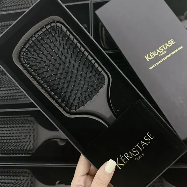 Lược Chải Tóc Kérastase Paris Hairbrush Màu Đen
