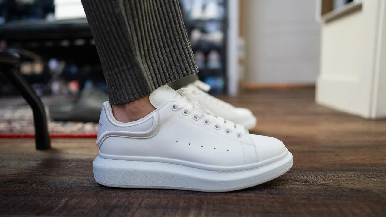 Giày Alexander McQueen Oversized Sneaker trắng