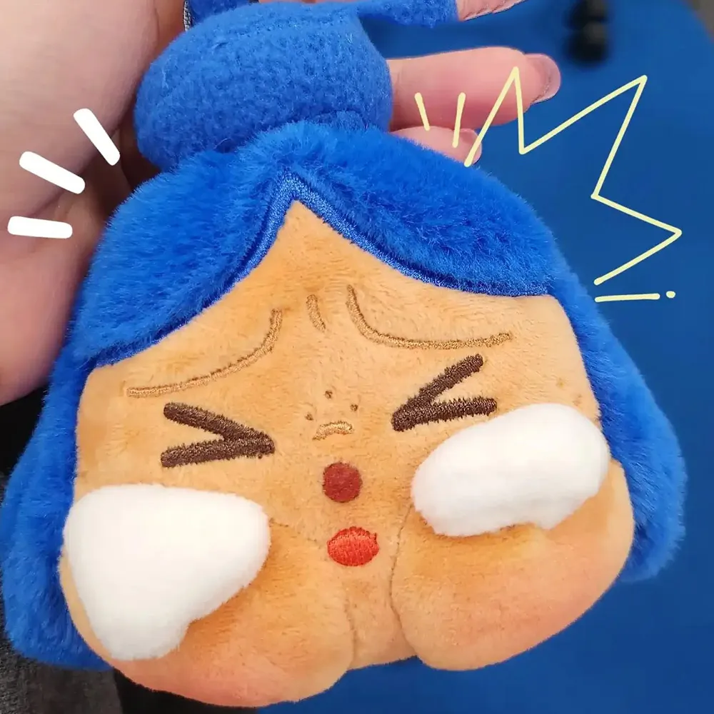 Móc Khóa Pop Mart Crybaby Cheer Up, Baby! Series-Plush Pendant Blind Box Màu Xanh Blue