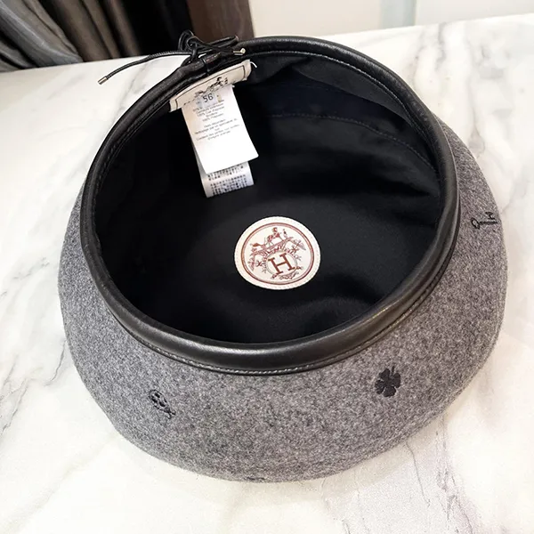 Mũ Hermès Saint Honore Charms Beret Embroidered Cashmere With Leather Màu Xám Size 56-58