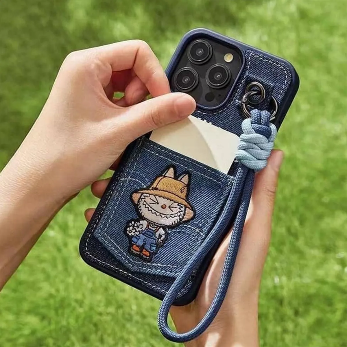Ốp Điện Thoại Pop Mart Labu The Monsters Fall In Wild Iphone 14 Pro Max Màu Xanh Denim