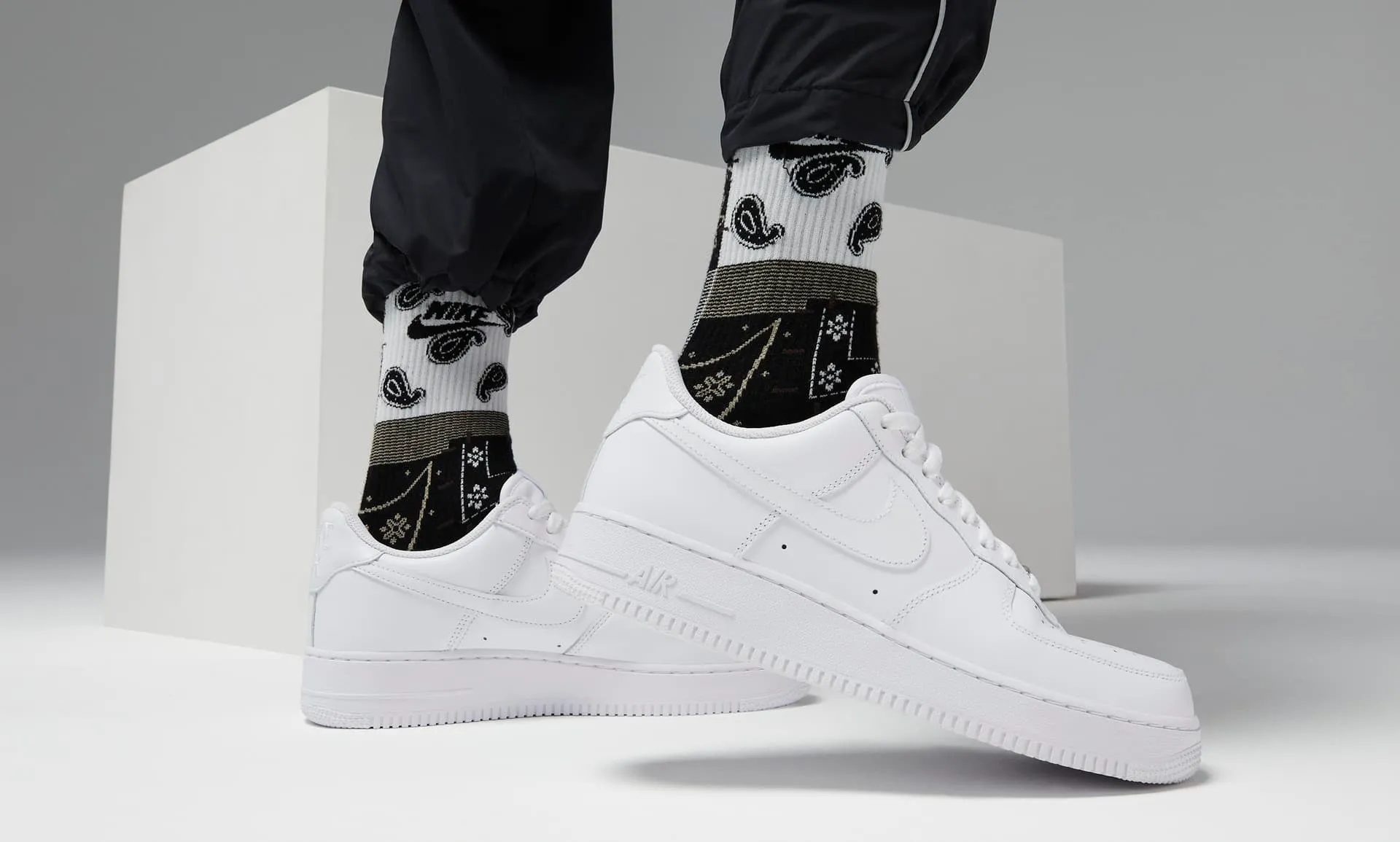Giày thể thao Nike Air Force 1