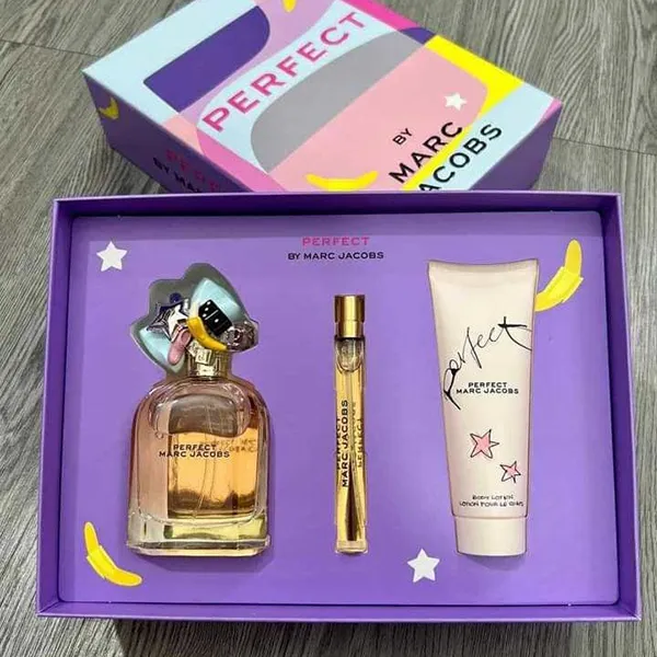 Set Nước Hoa Và Dưỡng Thể Marc Jacobs Perfect EDP Gift 3 Món (100ml + 10ml + - Nước hoa - Vua Hàng Hiệu
