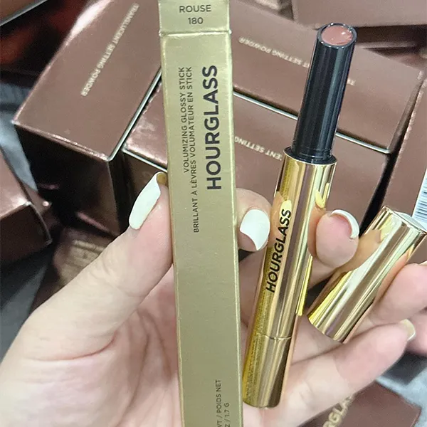 Son Dưỡng Hourglass Volumizing Glossy Stick 180 Rouse Màu Nâu Đất