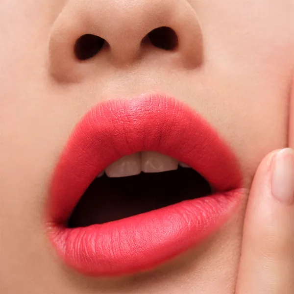 Son Prada Monochrome Soft Matte Lipstick R126 Scarlet Màu Đỏ