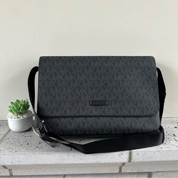 Túi Đeo Chéo Nam Michael Kors MK Everette Flap Messenger Bag 87F2LEVM2B Màu Đen - Túi xách - Vua Hàng Hiệu
