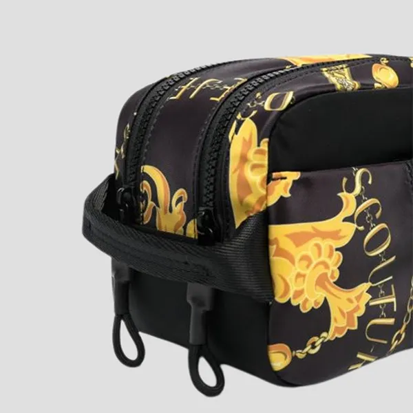 Túi Cầm Tay Versace Jeans Couture Black With Logo Printed 75YA4B8CZS930G89 Màu Vàng Đen