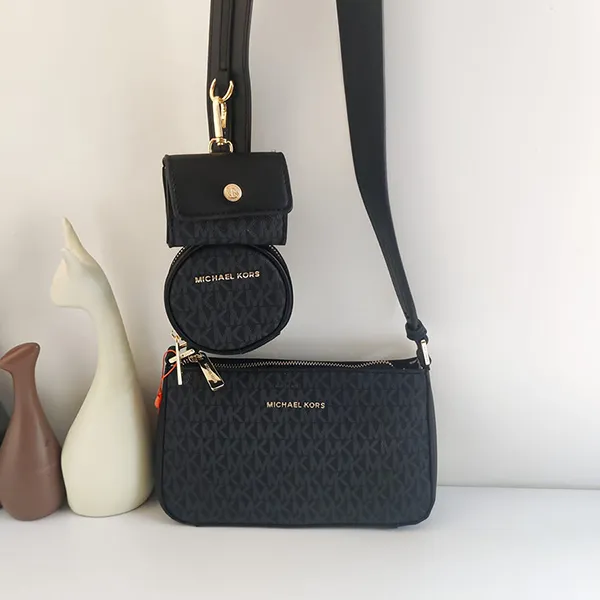 Túi Đeo Chéo Nữ Michael Kors MK Jet Set Travel Small Logo Shoulder Bag With Pouches Màu Đen