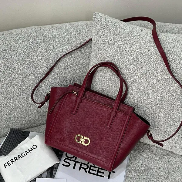 Túi Xách Tay Nữ Salvatore Ferragamo Gancini Handbag 2way Bordeaux Màu Đỏ Mận