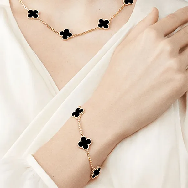 Vòng Đeo Tay Jewery Luxury Alhambra Onyx Gold 18k Yellow Gold Màu Vàng Gold Size 15mm - Trang sức - Vua Hàng Hiệu