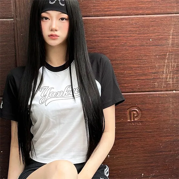 Áo Croptop Nữ MLB Varsity New York Yankees 3FTSV1343-50IVS Màu Trắng Đen Size XS