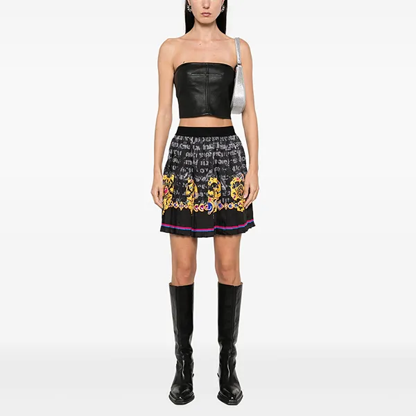 Chân Váy Nữ Versace Jeans Couture Black With Logo Printed Skirt 76HAE8P1NS458G89 Màu Đen Họa Tiết Size 38