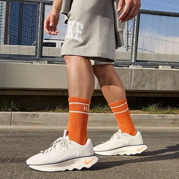 Giày Thể Thao Nam Nike Motiva DV1237-101 Màu Trắng Đen Size 40
