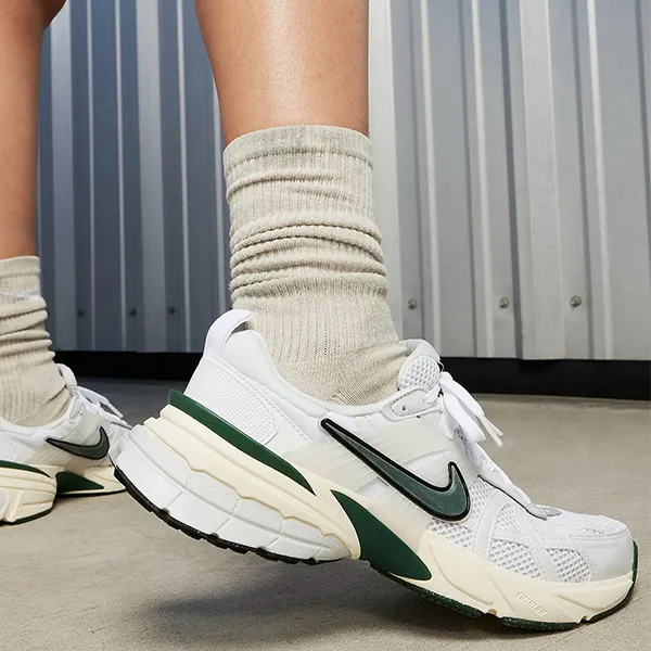 Giày Thể Thao Nữ Nike V2K Run FD0736-101 Màu Trắng Phối Xanh Lá Size 42