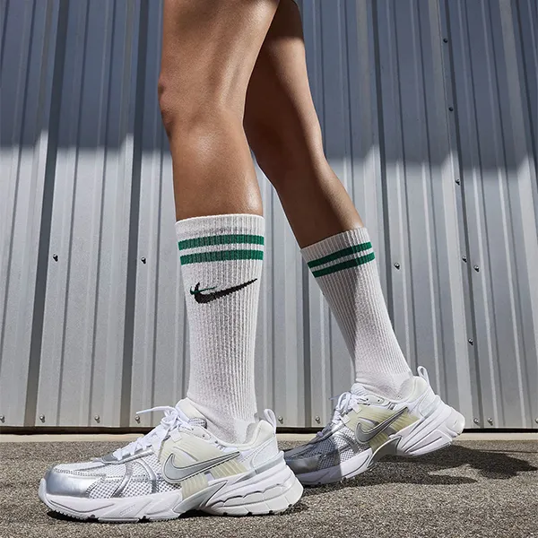 Giày Thể Thao Nữ Nike V2K Run FD0736-104 Màu Trắng Bạc Size 35.5