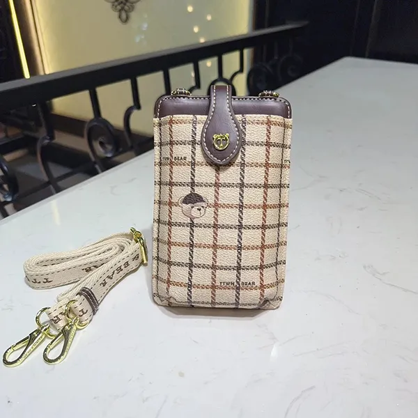 Túi Đựng Điện Thoại Nữ TTWN BEAR TT-2347-44130 Màu Be Nâu